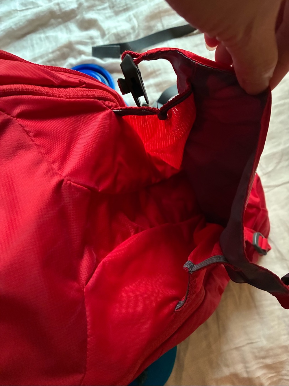 CamelBak M.U.L.E. 12 Hydration Pack Backpack - Red - Excellent Condition - Picture 11 of 16